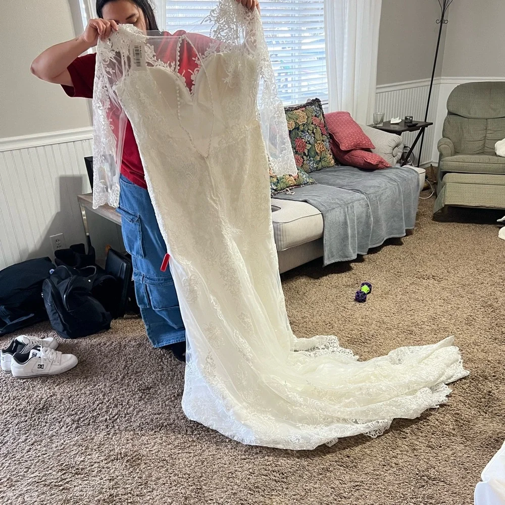 Wedding Dress Size 18 - Picture 2 of 7